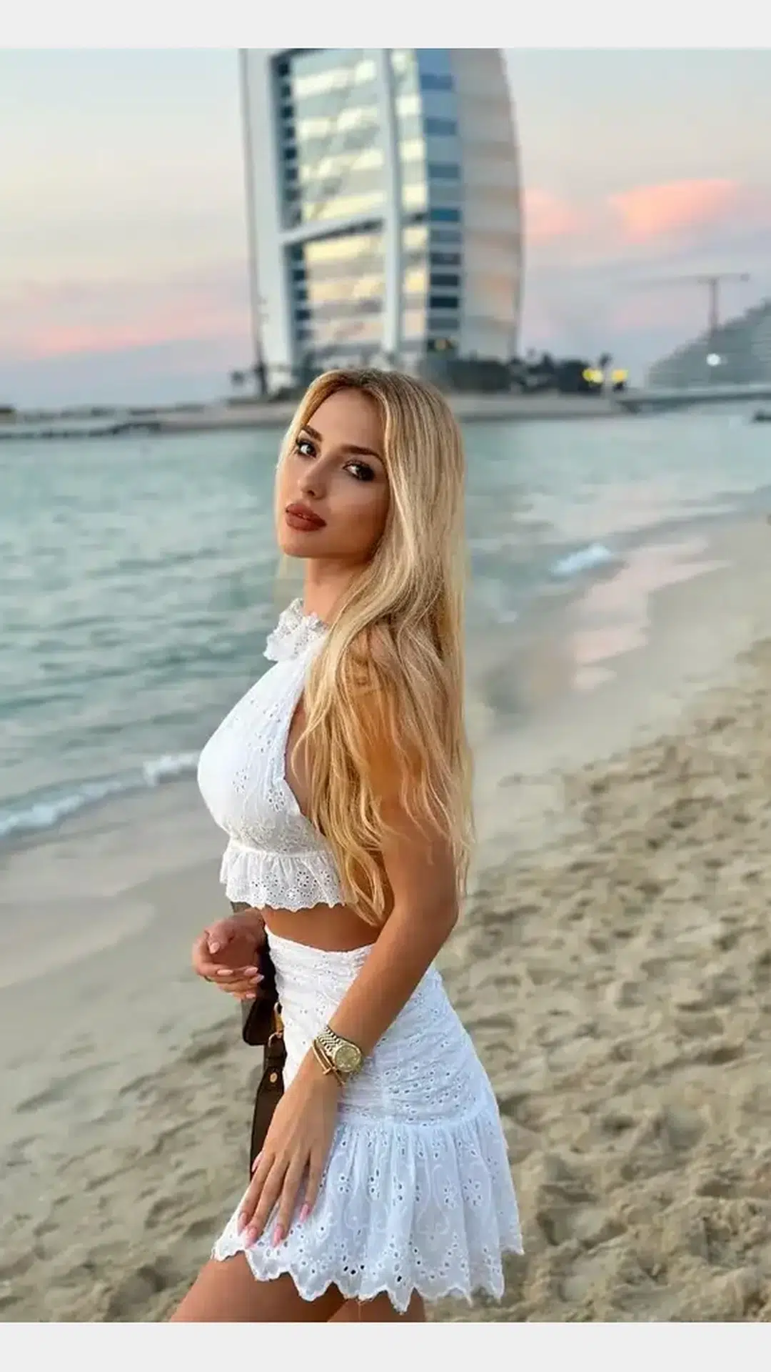 Esenyurt escort makalesi için kütüphane görseli 7, esc kutuphane